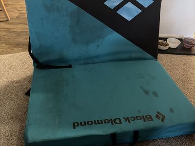 Black Diamond Circuit Crash Pad - Teal/Black Bouldering Mat, Used Good Condition