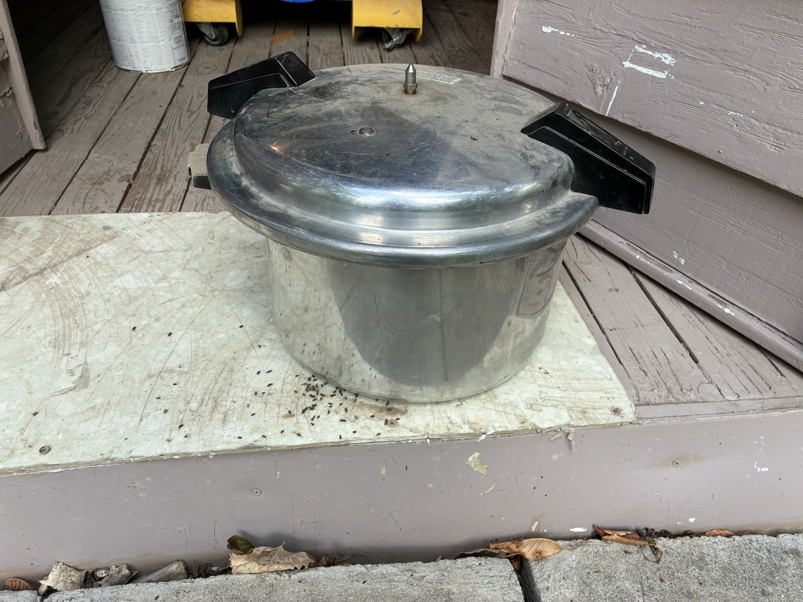 Vintage Aluminum Pressure Cooker 16 quarts