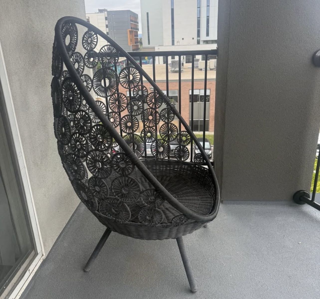 Outdoor egg chair