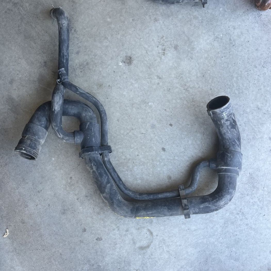 2006-2010 Lower Radiator Hose Chevy Silverado GMC Sierra LBZ LMM Duramax Diesel
