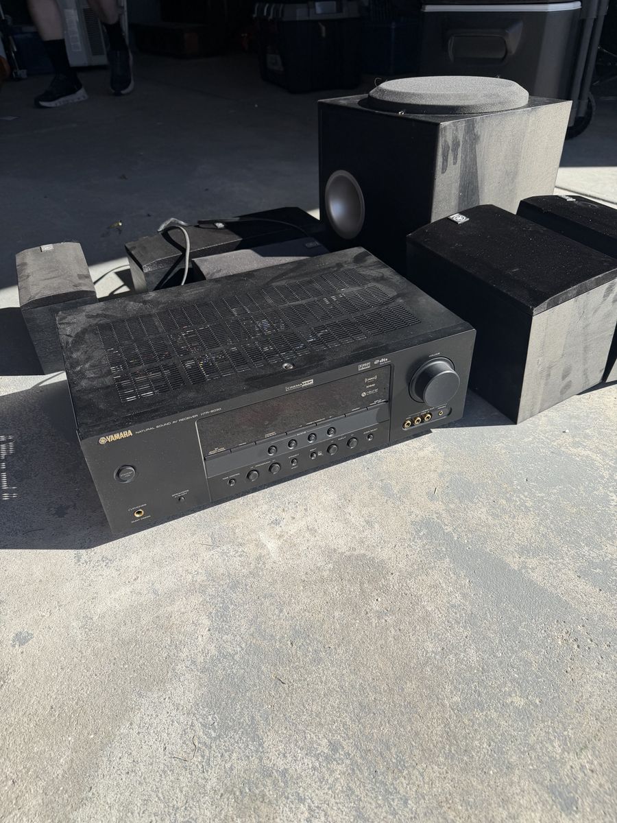 Yamaha HRT 6030 Receiver, Sub and 5 speakers
