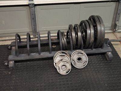 Weights 255 pounds