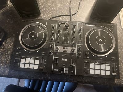 Hercules DJControl Inpulse 500 DJ Controller with CR3-X Speakers
