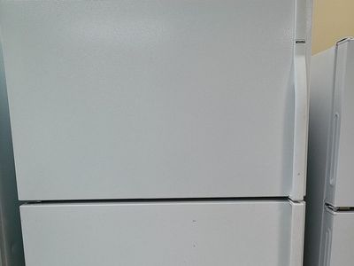 Whirlpool 20 cf Top Freezer Refrigerator~90 Day Guarantee