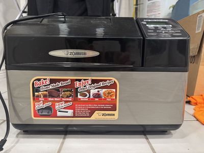Zojirushi Bread Machine