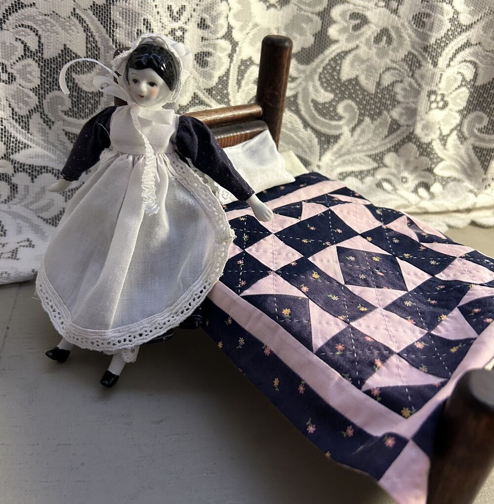 8 Piece Set 1:8 Scale Doll House Bed, Doll & Linen