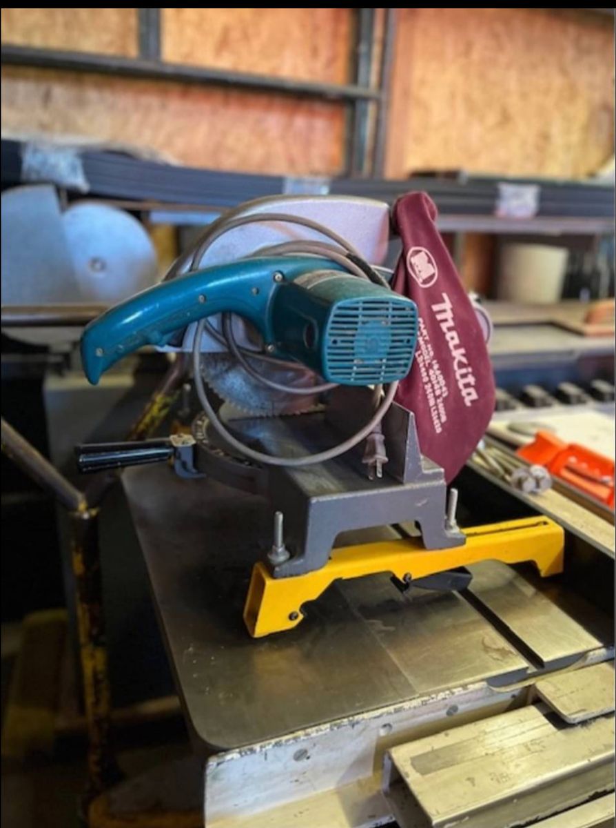 Makita 10" Wood Chop Saw Pictured