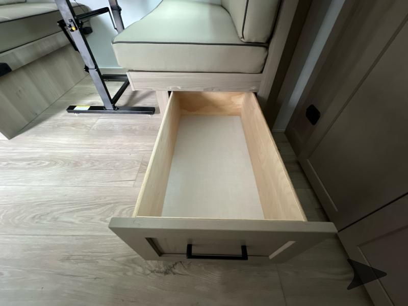 Main image 24