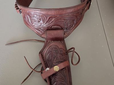 Western Leather Gun Holster Belt Cowboy Style Tooled Revolver .22 .38/357 .44/45