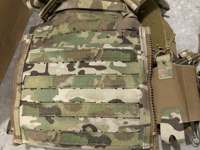 Plate carrier and plates