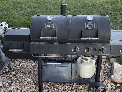 Oklahoma Joe's Longhorn Gas/Charcoal Grill