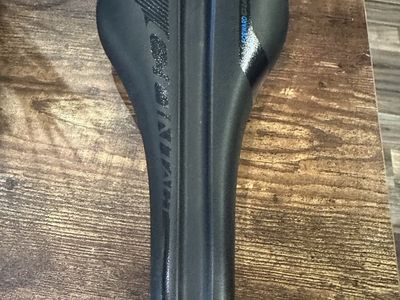 Giant Contact saddle