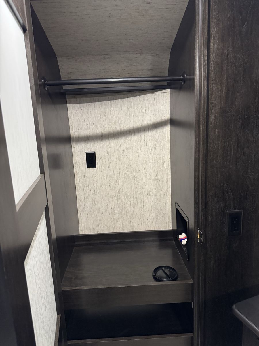 Main image 12