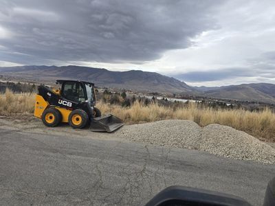 MINI EXCAVATORS, FULL AND MINI SKIDSTEER, CONCRETE BUGGY RENTALS AVAILABLE