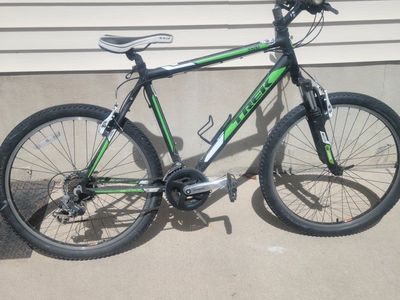 Trek 3500 Mountain Bike Black and Green Hardtail
