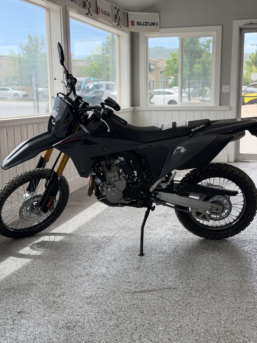 Suzuki DR-Z400S Dual Sport Motorcycle - New Condition