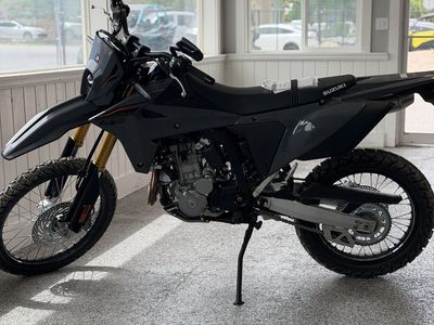 Suzuki DR-Z400S Dual Sport Motorcycle - New Condition