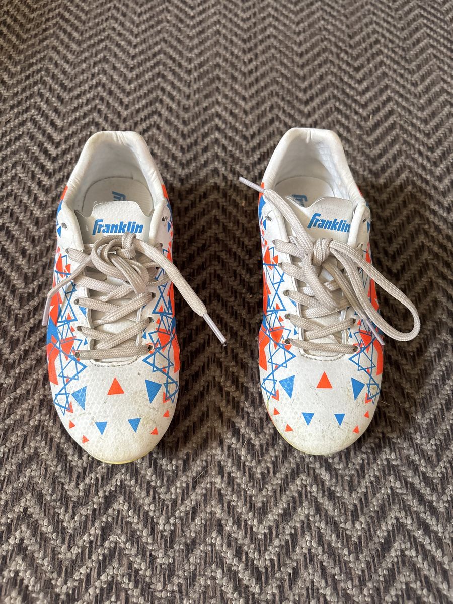 Size 1 Kids Soccer Cleats / Shin guards