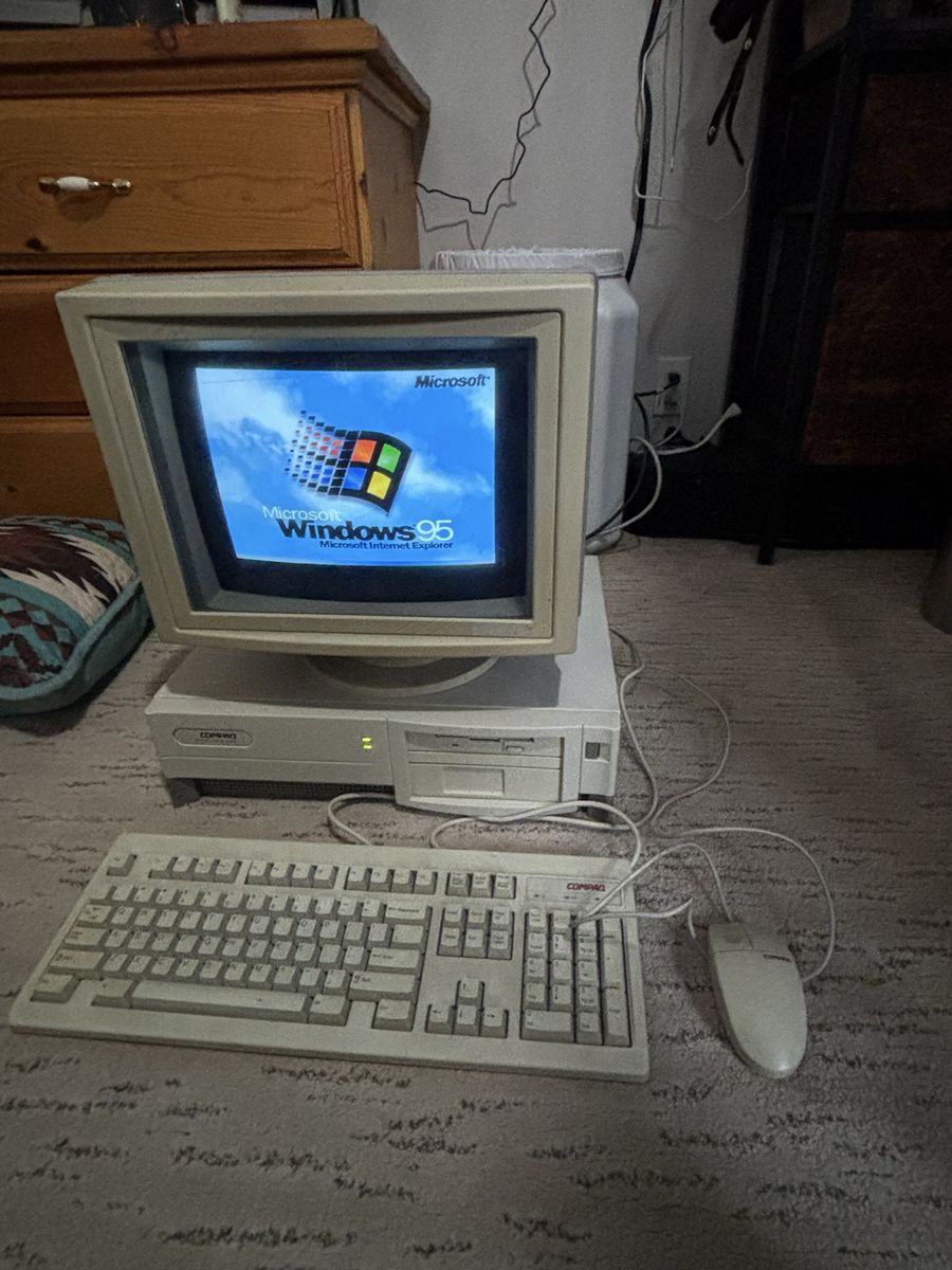 Vintage Compaq ProLinea 4/66 Desktop Computer System with CRT Monitor, Keyboard & Mouse