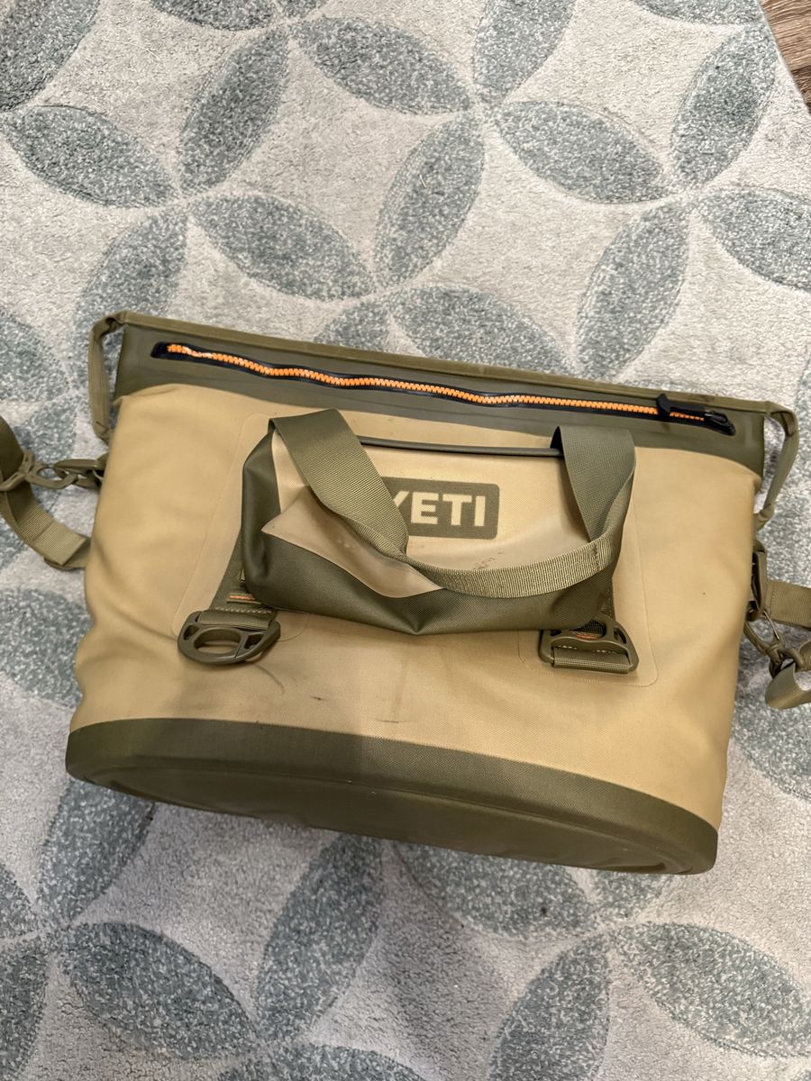 Yeti Hopper Two 30 Soft Cooler Field Tan