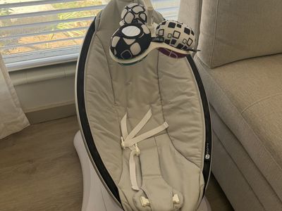 4 Moms Mamaroo swing
