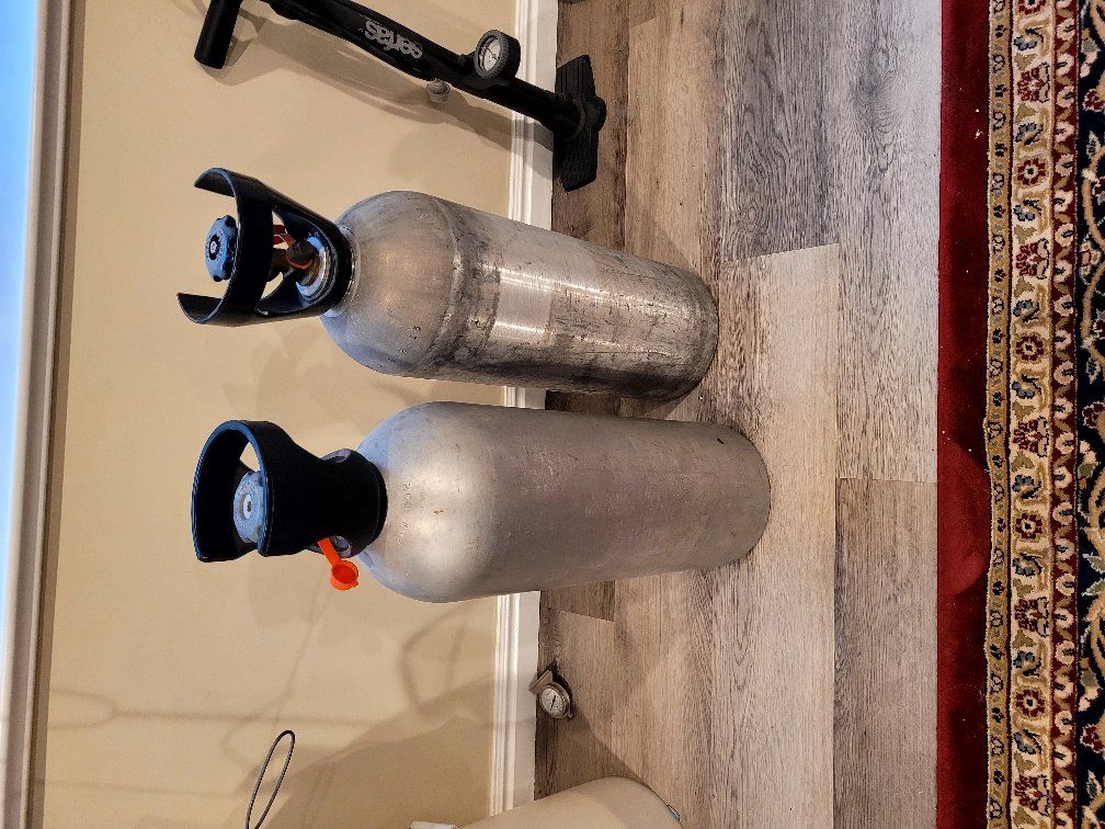 CO2 cylinder 10 lbs needs recertification