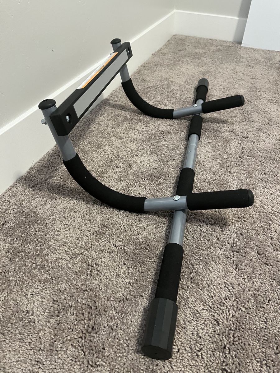 Pull-Up Bar