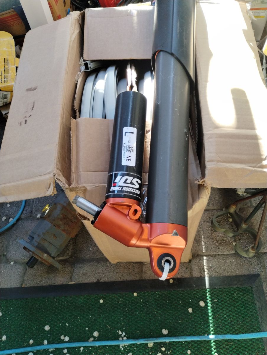 FORD PERFORMANCE RAPTOR SHOCK L S REAR KL3V18W003