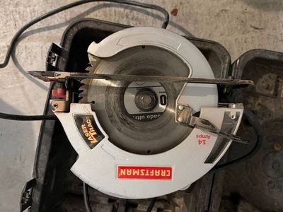 Craftsman 7 1/4 in corded circular saw with case