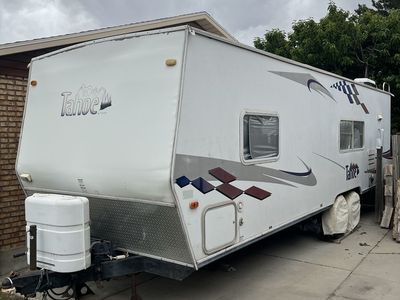 2004 THOR TAHOE TRAVEL TRAILER