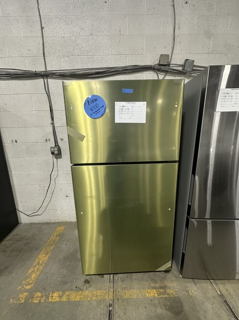 BRAND NEW GE STAINLESS TOP AND BOTTOM FRIDGE