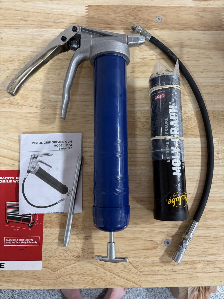 Pistol Grip Grease Gun + Cartridges