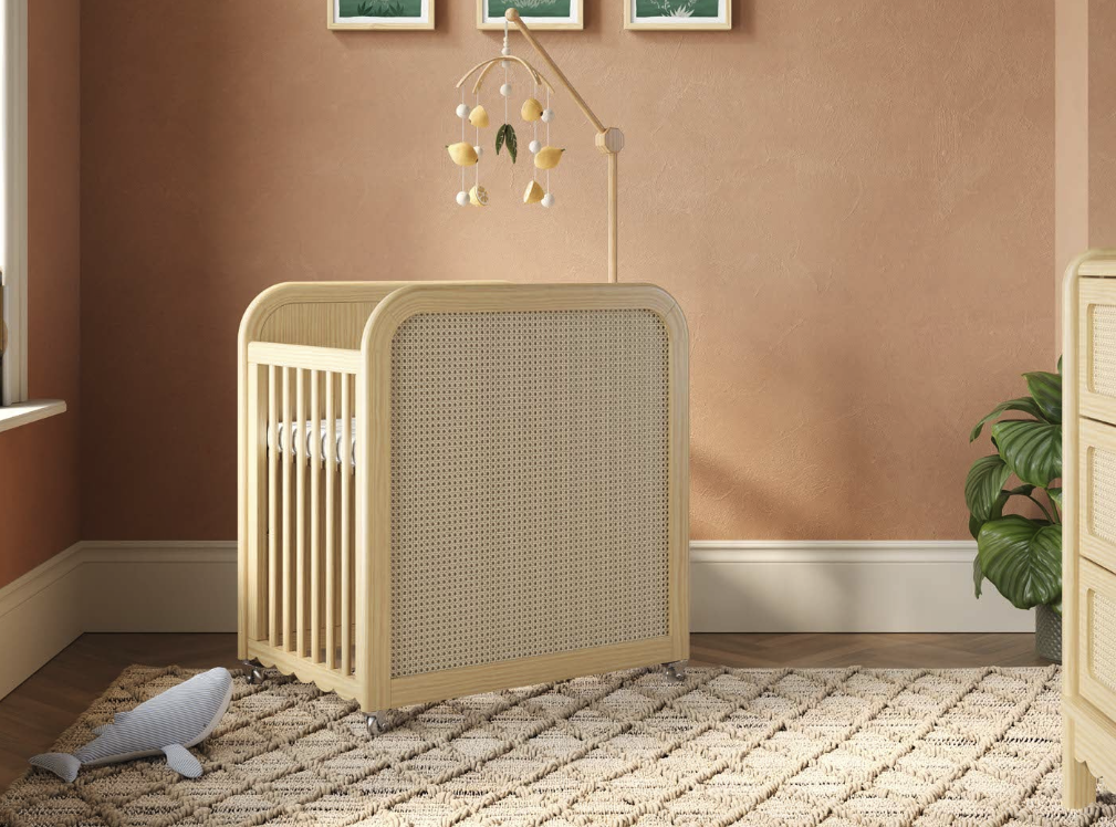 LABOR DAY SALE — NESTIG THE COVE SCALLOP CRIB — BRAND NEW IN BOX — ONLY $599!