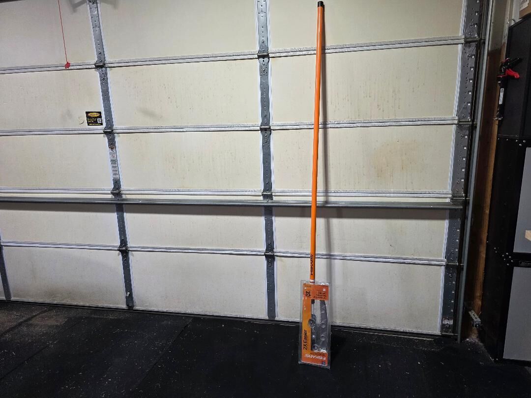 Brand new tree branch saw