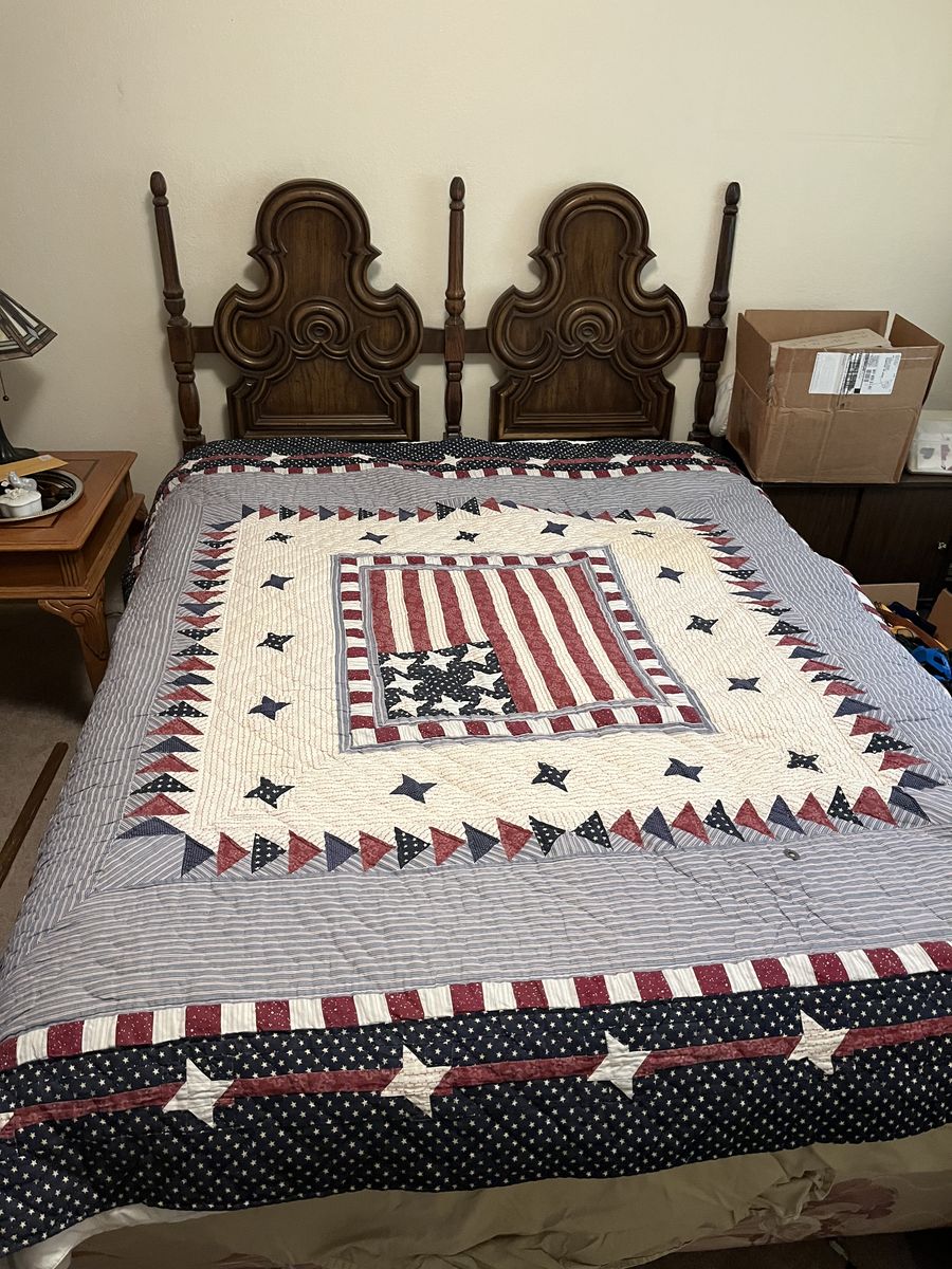 Queen Bed Including Mattress And Boxspring