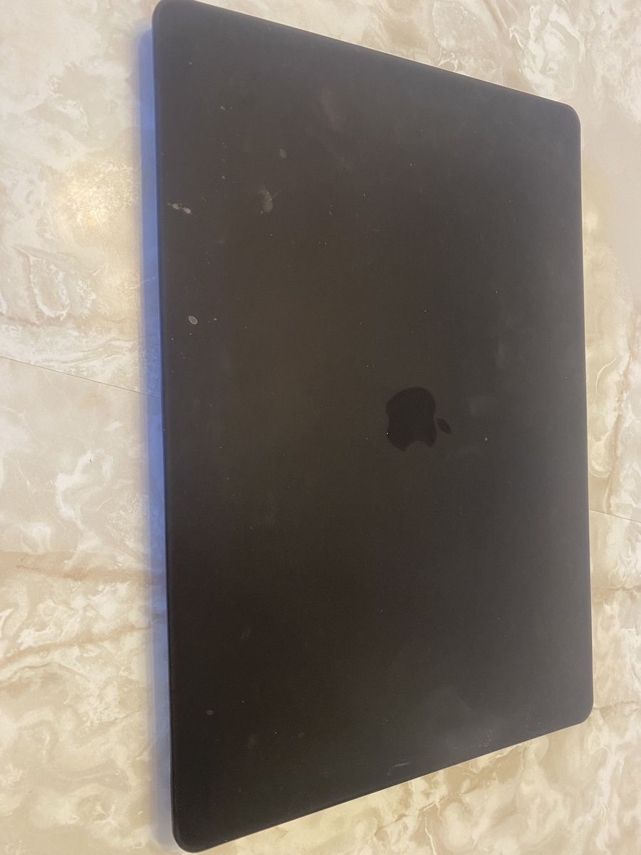 2019 Macbook Pro 15"-16GB RAM-500GB SSD- Battery Cycle Count: 1