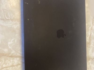 2019 Macbook Pro 15"-16GB RAM-500GB SSD- Battery Cycle Count: 1