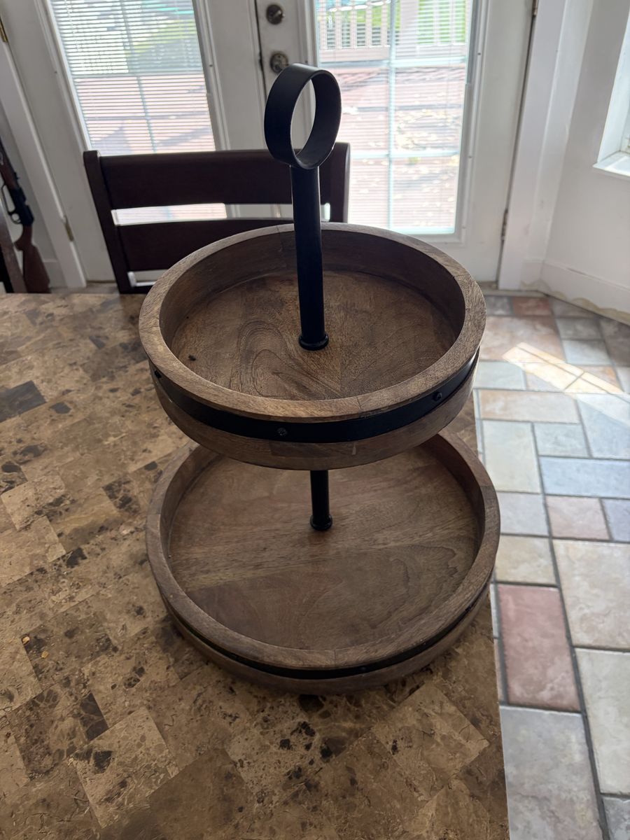 Two tier lazy Susan