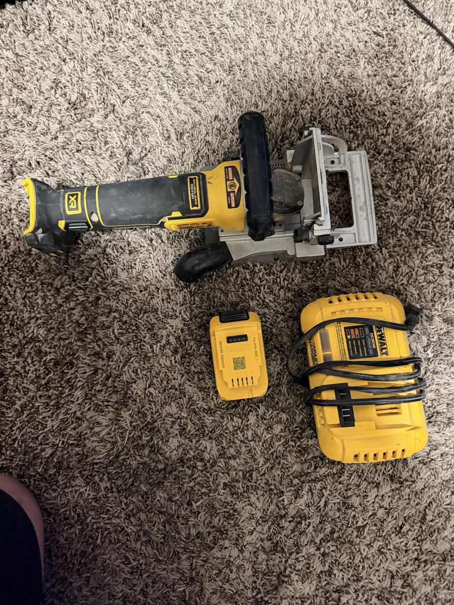 DeWalt DCW600B XR 20V Max Router with POWERSTACK Battery & DCB118 Charger - Used