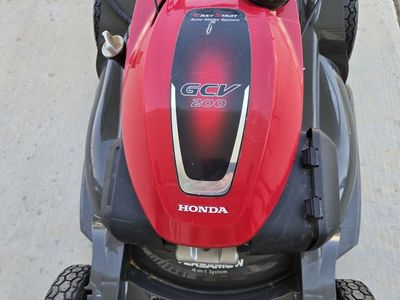 Honda HRX217 Mower for sale