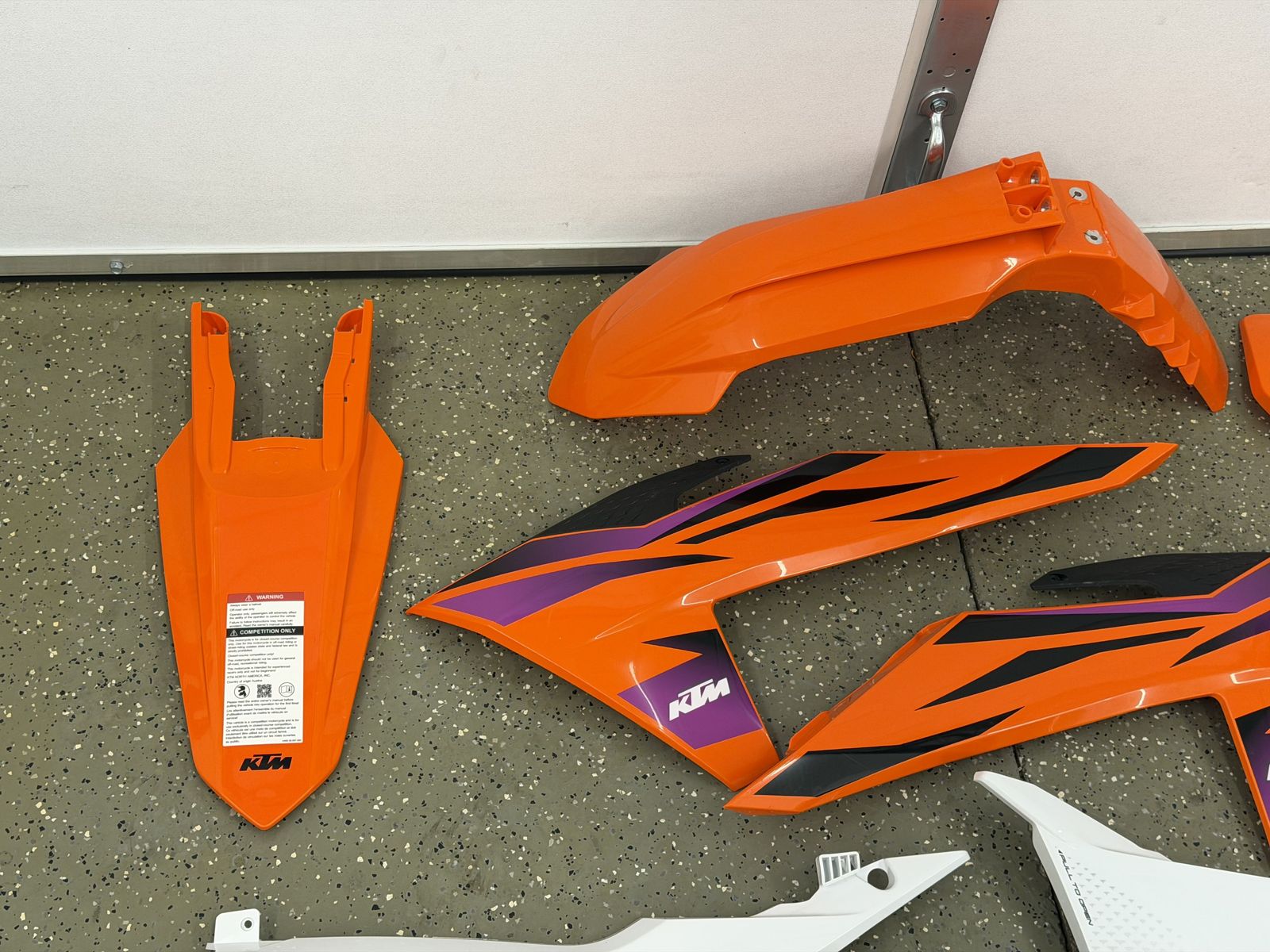 Main image 4