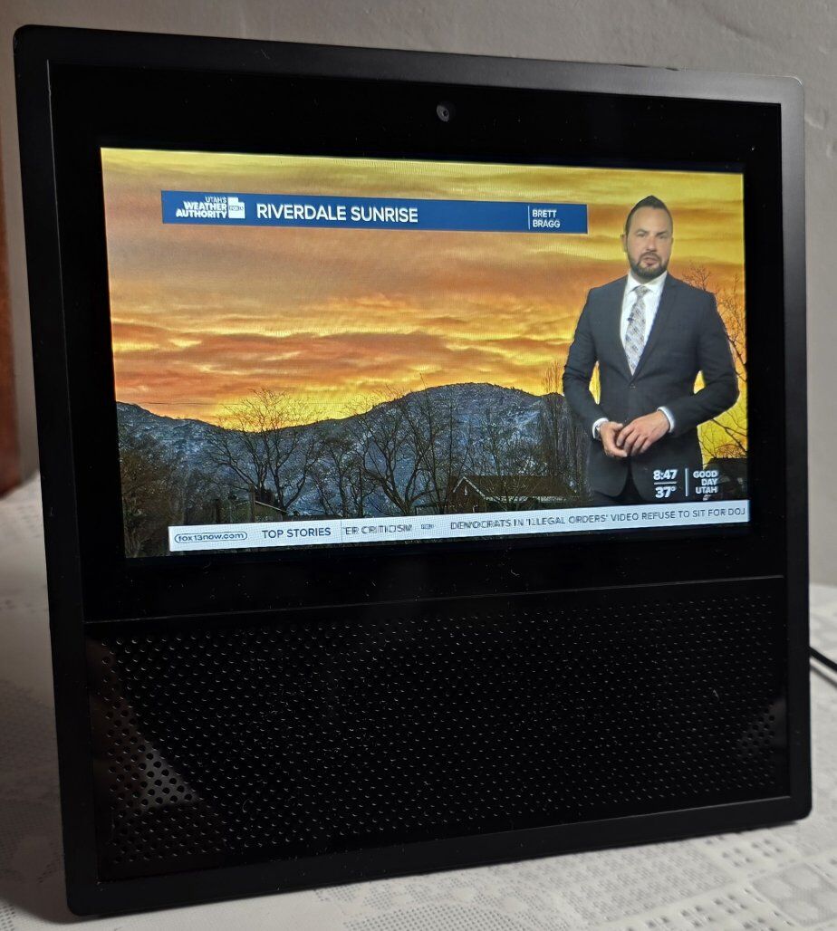 Amazon - Echo Show (1st Generation)