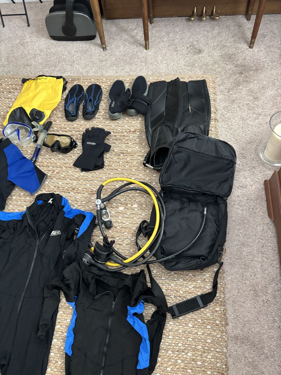 Scuba outfit/gear