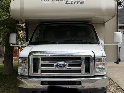 2015 Freedom Elite Ford E-350 Class C Motorhome model 28-H