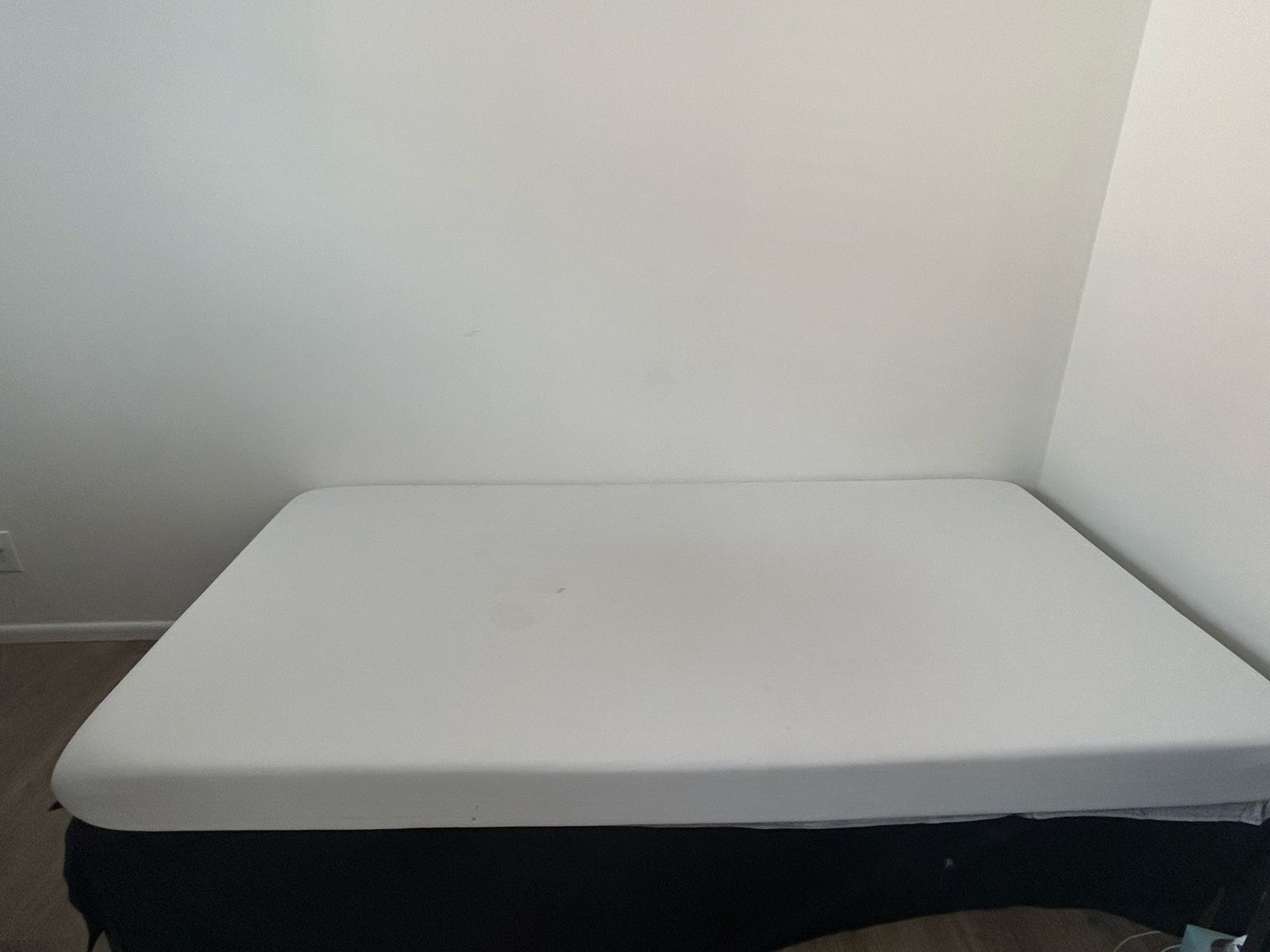 Main image 5
