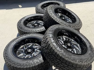 Jeep Wrangler Gladiator Rims and Tires 35/11.50R20 Falken Wildpeak AT3w