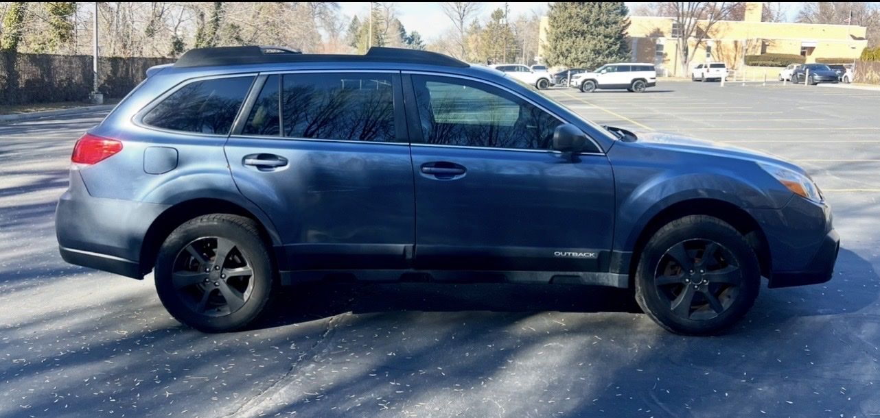 2014 Subaru Outback 3.6R Limited Pwr Moon