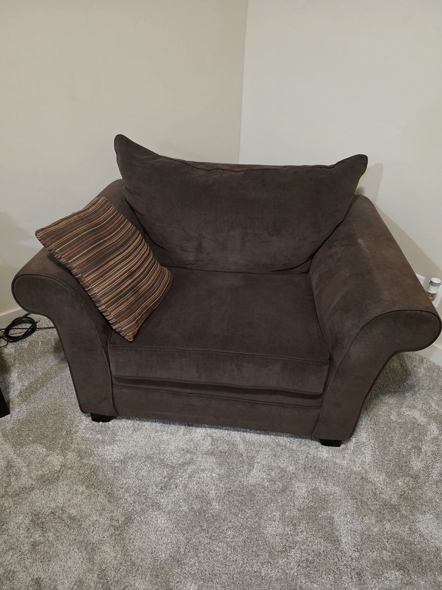 Comfy Brown Armchair – Must Go Before June 17!