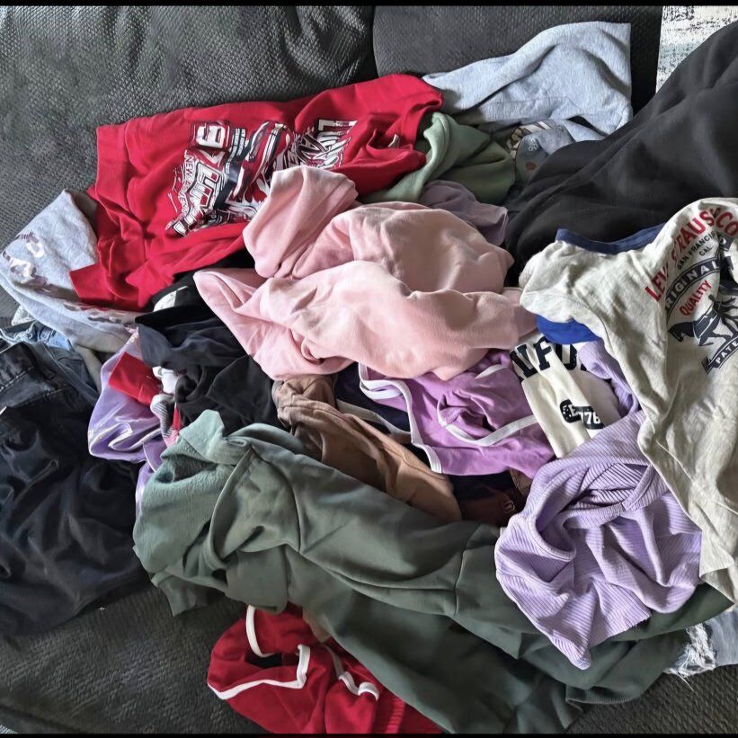 In Need of S -M Junior Girls Clothes