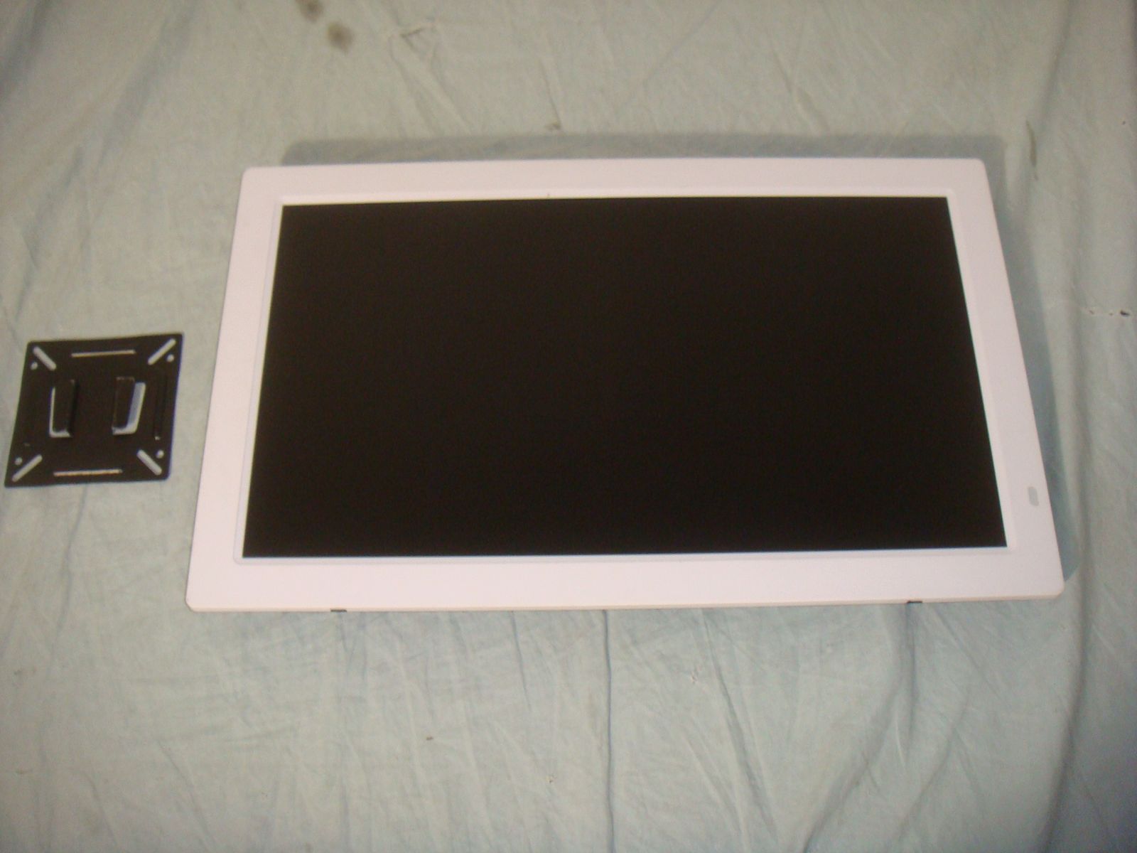 UHALE EW215 21.5" LARGE DIGITAL WIFI PICTURE FRAME 1920 x 1080 FHD IPS 64GB SD USB -READ!